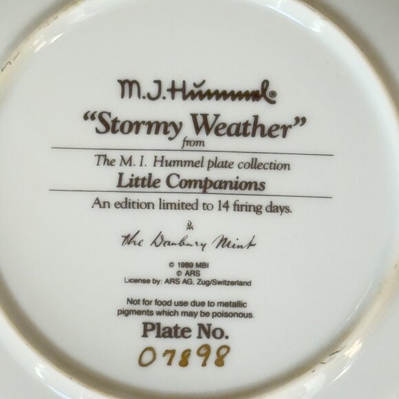 M.J. Hummel Stormy Weather Collector Plate "Little Companions" The Danbury Mint - Picture 5 of 12